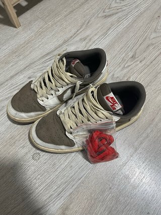 Nike Air Jordan 1 Travis Scott Marrón