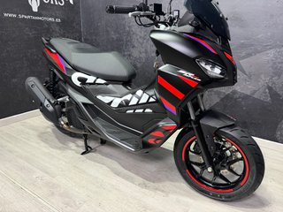 Aprilia SR GT Replica 125 ABS Negra/Roja