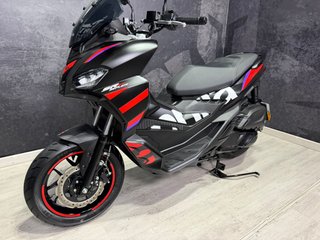 Aprilia SR GT Replica 125 ABS Negra/Roja