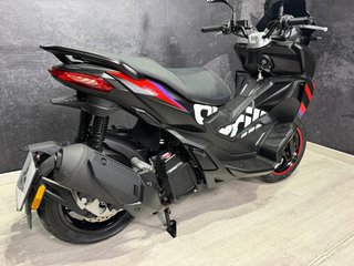 Aprilia SR GT Replica 125 ABS Negra/Roja