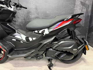 Aprilia SR GT Replica 125 ABS Negra/Roja