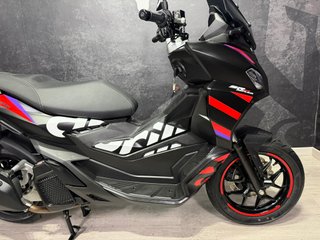 Aprilia SR GT Replica 125 ABS Negra/Roja