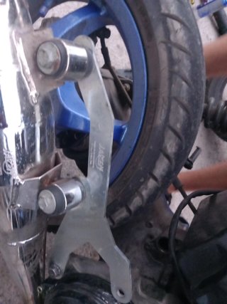 Tubo de escape cromado para scooter