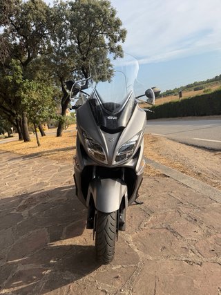 Suzuki Burgman 400 ABS gris - IMPECABLE