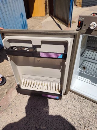 Nevera trivalente Electrolux