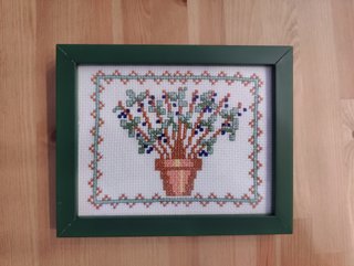 Cuadro punto de cruz artesanal maceta con flores