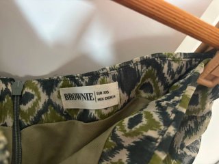 Falda corta con estampado geométrico