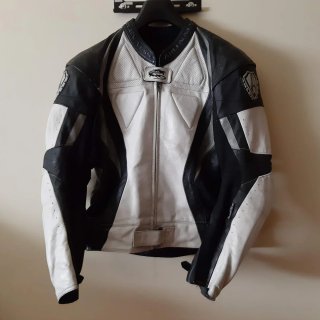 Mono de cuero Arlen Ness carretera