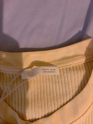 Camiseta Zara punto manga corta amarilla Talla L