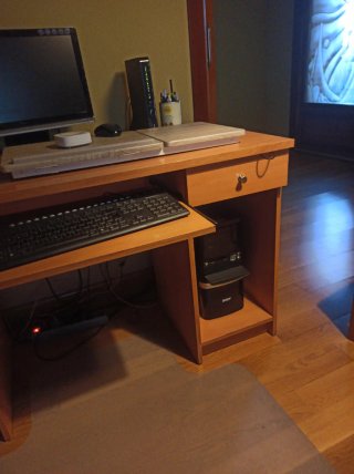 Mesa de estudio de madera