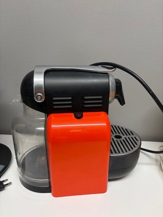 Cafetera Nespresso DeLonghi Vermells/Negra