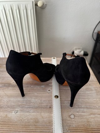 Zapatos Gucci Tacón Negro T-Strap Peep Toe