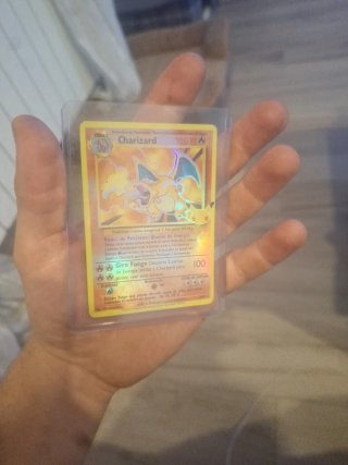 Carta Pokémon Charizard Holográfica