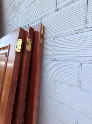 Puerta de armario de madera