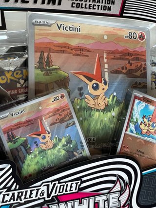 Colección Ilustración Victini Pokémon