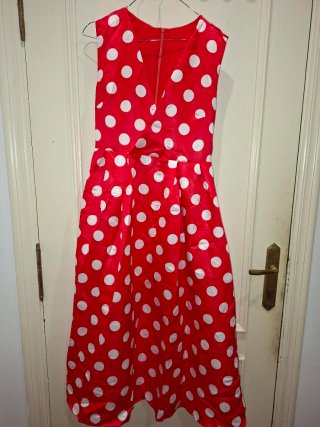 Vestido rojo lunares blancos