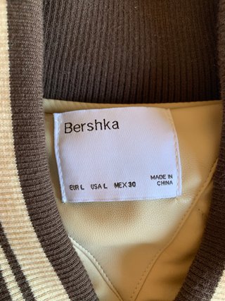 Chaqueta Universitaria Bershka Bomber "Bad Idea"