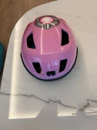 Casco bici rosa infantil estampado