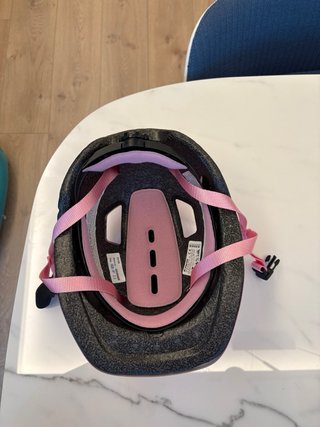 Casco bici rosa infantil estampado