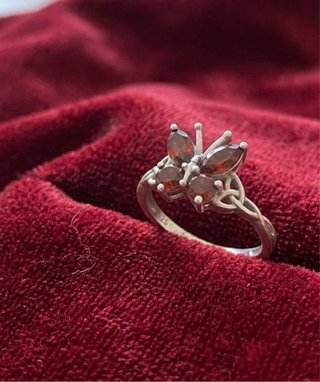 Anillo de plata