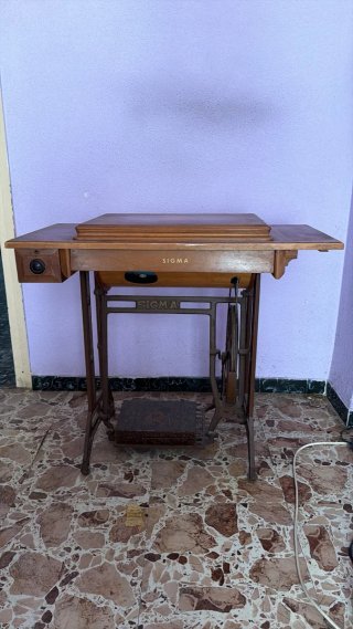 Máquina de coser antigua Sigma