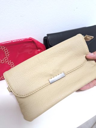 Lote 3 Bolsos: Cartera Mano y Neceser