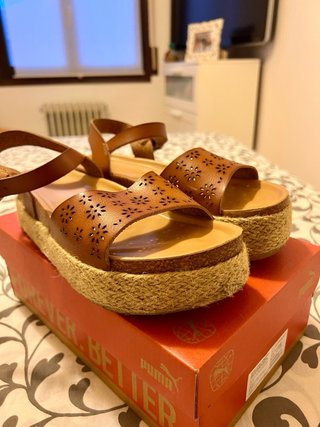 Sandalias cuña cómodas y elegantes
