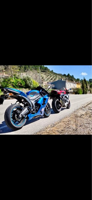 Kawasaki ZX6R Azul - Moto Deportiva