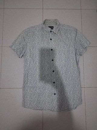 Camisa THEO Estampada Talla M