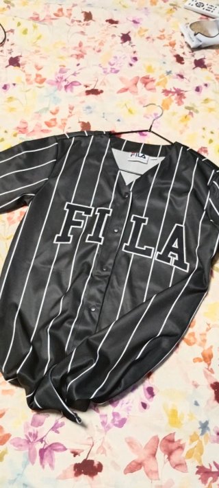 Camiseta Fila Rayas Negras y Blancas