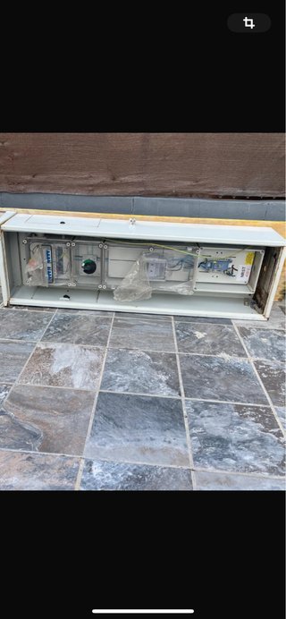 Provisión de obras semi nuevo con puerta