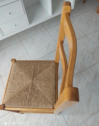 Sillas de madera y enea, tengo 6 precio unidad