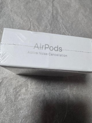 AirPods 4