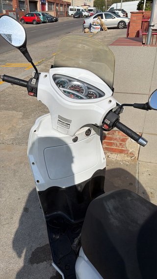 Kymco People 125 Scooter Blanca 2011