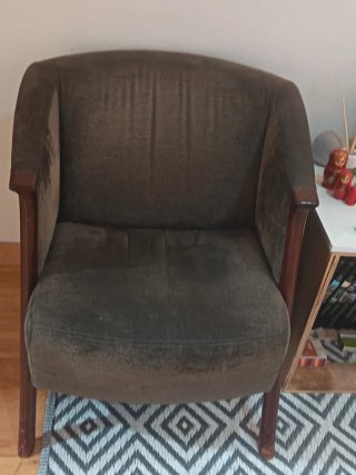 Sillón vintage tela marrón patas madera