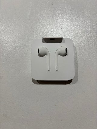 Cargador Apple iPhone + Auriculares + Cable