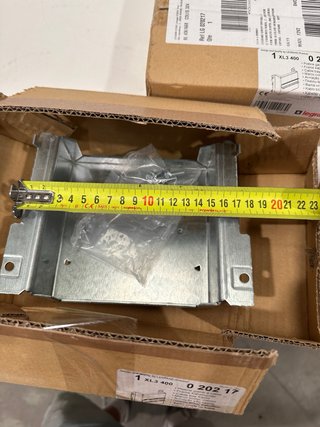 Legrand XL3 400 Placa Montaje Metálica