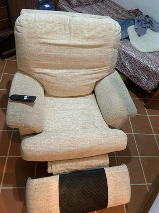 Butaca reclinable eléctrica beige