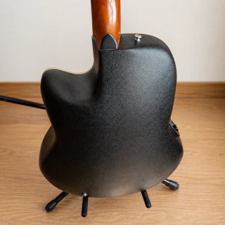 Ovation Celebrity CS24P Electroacústica