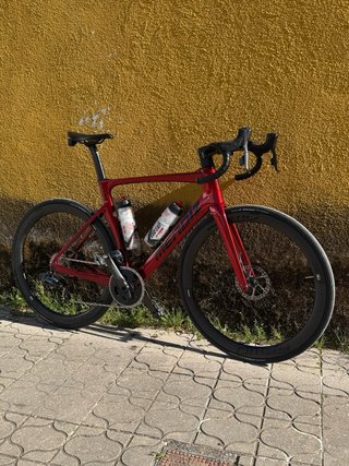 Mendiz F12 Roja