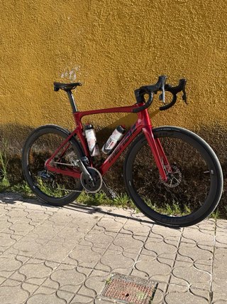 Mendiz F12 Roja