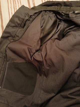 Chaqueta de moto con protecciones