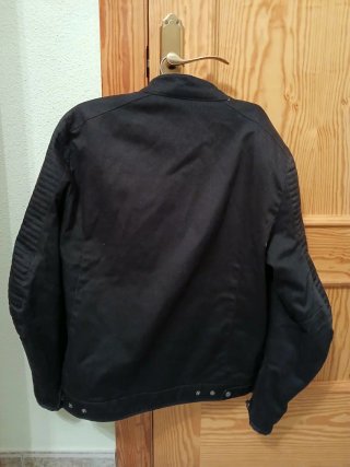 Chaqueta de moto con protecciones