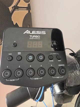 Batería Electrónica Alesis Turbo Mesh Kit