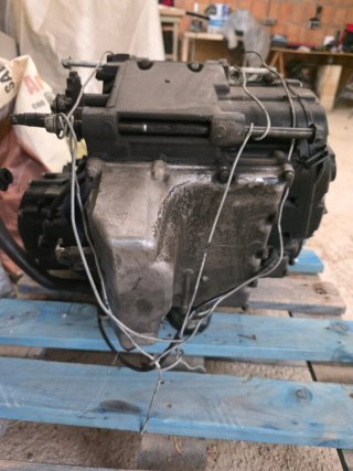 Motor Suzuki GSR600