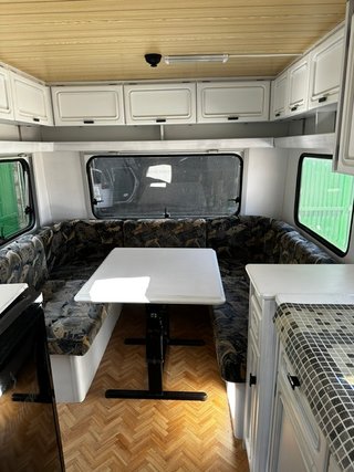 Caravana Bürstner 450 (480 TN) <750kg 5 plazas