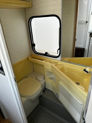 Caravana Bürstner 450 (480 TN) <750kg 5 plazas