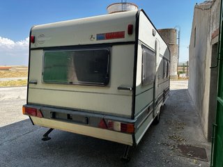 Caravana Bürstner 450 (480 TN) <750kg 5 plazas