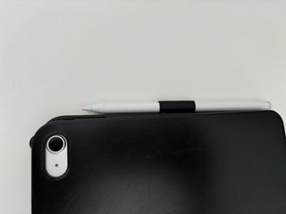 iPad 10ª Gen Plata + Funda Teclado y lápiz