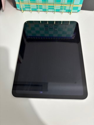 iPad 10ª Gen Plata + Funda Teclado y lápiz